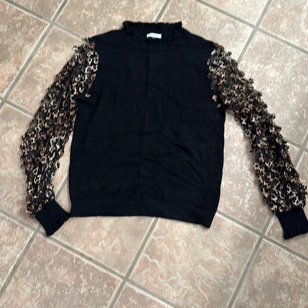Sioni Black and Leopard Print Top
